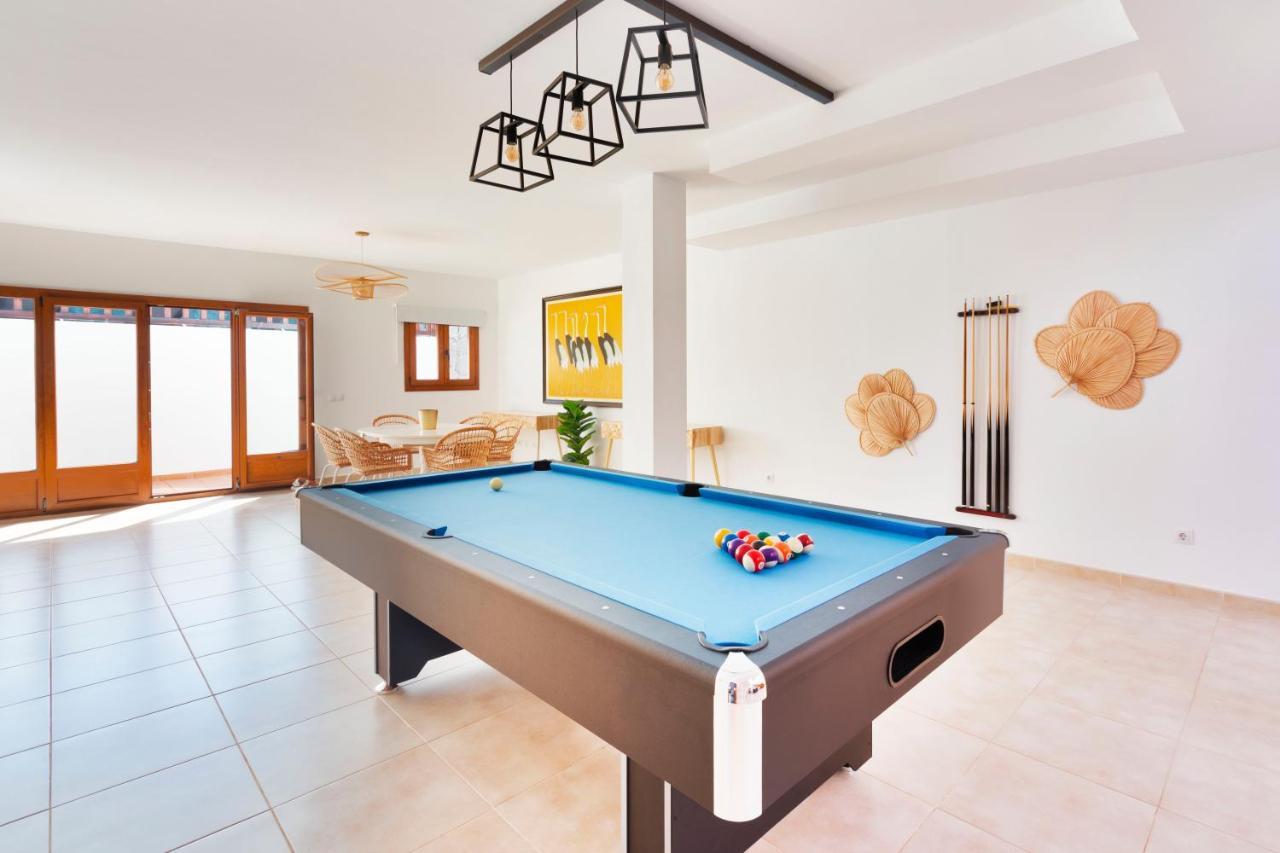 Villa Amigos 200 Mq, With Bar, Hot Pool, Billiard And Bbq 普拉亚布兰卡 外观 照片